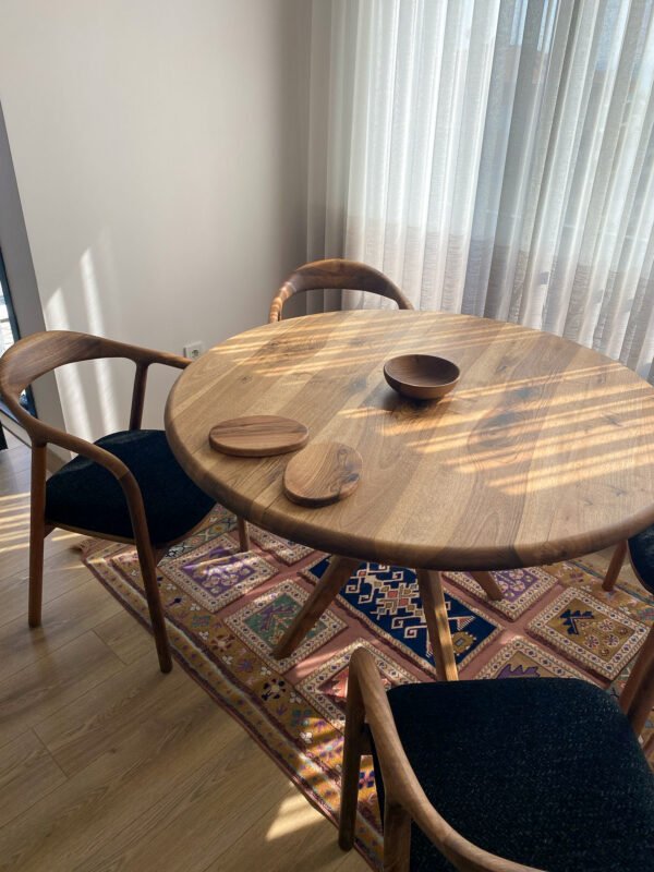 ahşap yuvarlak masa sandalye